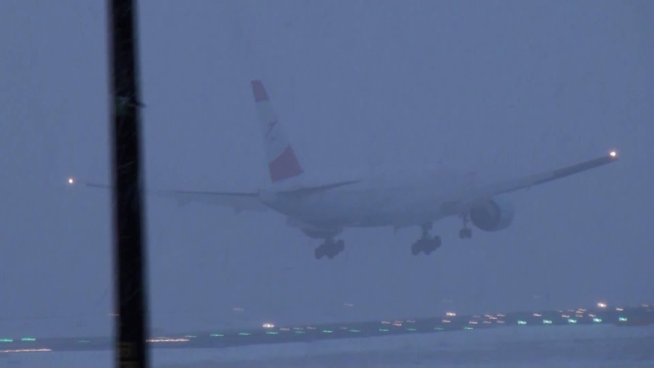 airbus a220 Austrian Airlines Boeing 777 Landing at Berlin-Tegel Airport