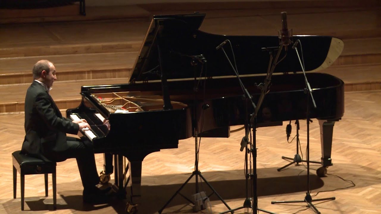 Wolfgang Amadeusz MOZART, Sonata C-dur, K. 330 (Alexander Gavrylyuk)