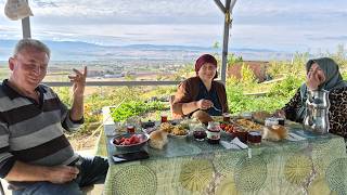 Köyde Doğal Yaşam Hati̇ce Hanim Ablasiyla Sabah Kahvaltisi Hazirliyor