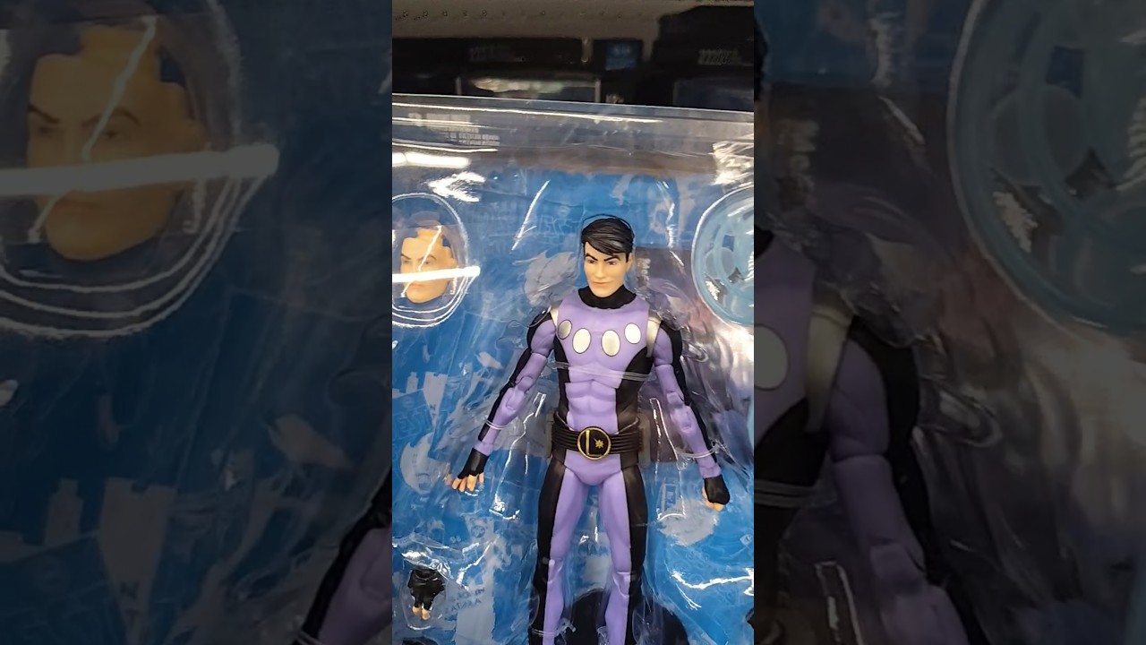 Нашёл Космического Мальчика из мультивселенной DC