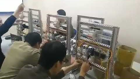 Học viên IATC thực hành đấu nối tủ điện công nghiệp dùng Aptomat, Contactor, Relay