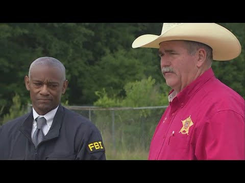 Manhunt continues for gunman accused of killing 5 in San Jacinto County, sheriff says