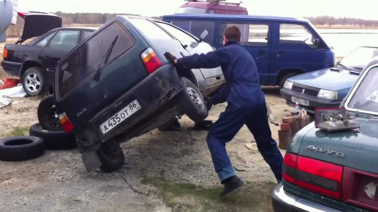 Дача машина старая