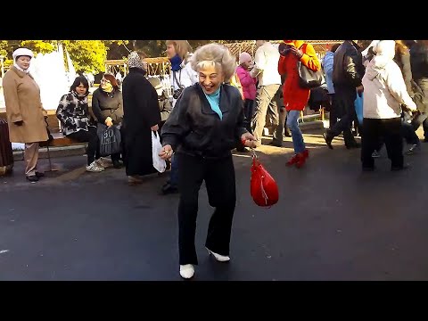 Стара баба. Ой,