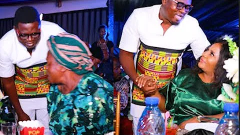 Muyiwa Ademola Bows for Odunlade Adekola Mom and Madam Saje As Femi Adebayo Presents Odunlade Award