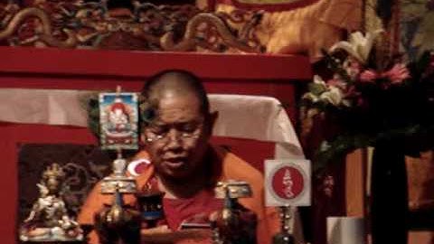 S.E. Garchen Rinpoche gives Vajrasattva-Empowerment