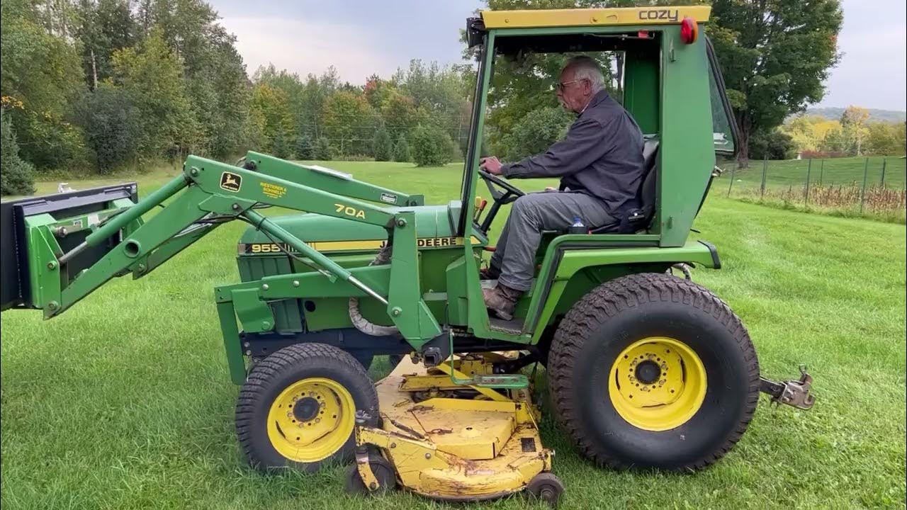 JOHN DEERE 955 TRACTOR - YouTube