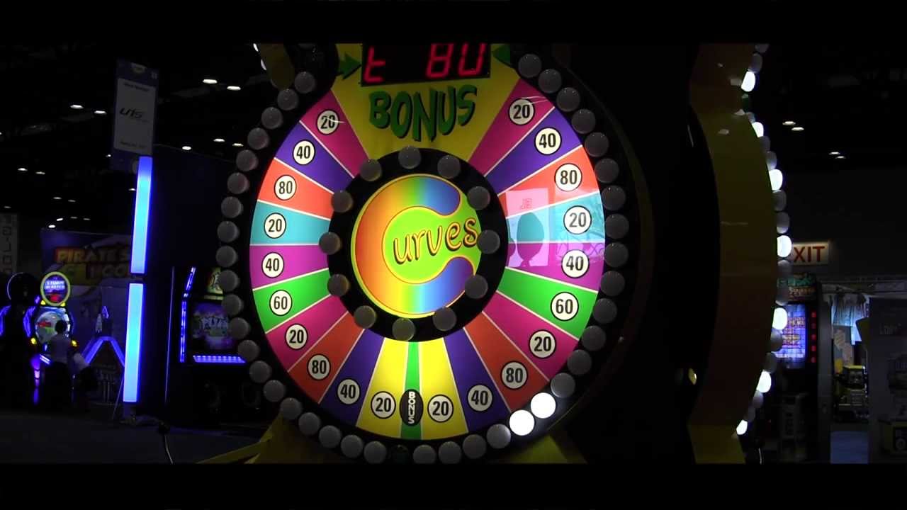アリーナ　キャロラインウィングバーグ Crazy Curves - Games of IAAPA 2013 - Skee Ball - YouTube