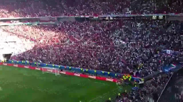 Ünneplés Dzsudzsák gólja után