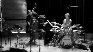 Een ogenblik geduld a.u.b. || C.B.G 10 YEARS OF MUSIC @ Bimhuis