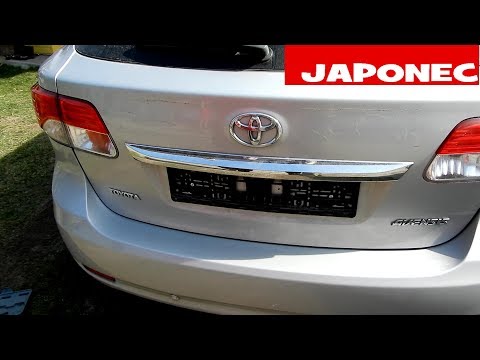 Toyota Avensis T27 license plate light change