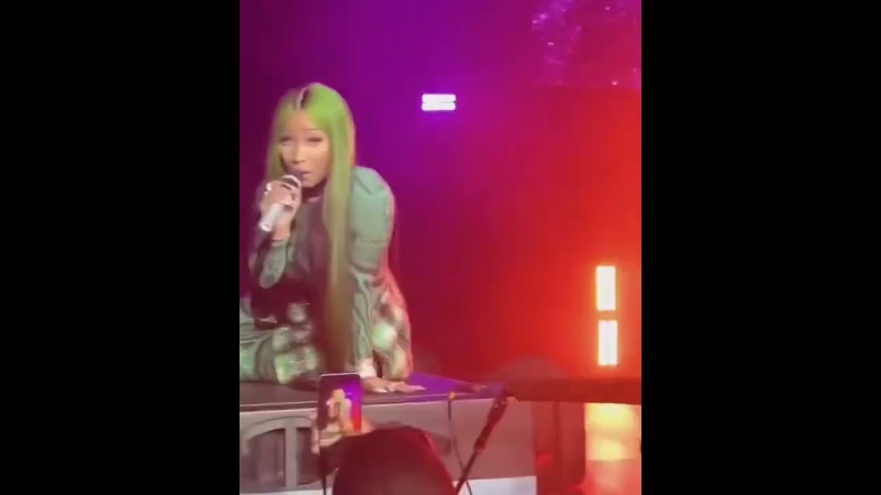 Nicki Minaj perform crocodile teeth remix at " powerhouse 2022"