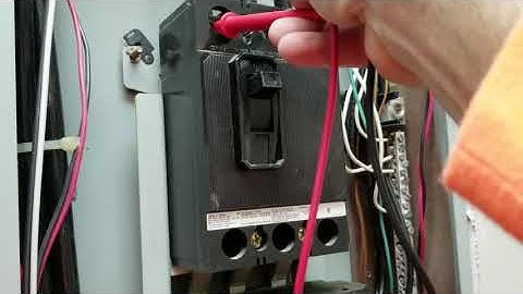 How much voltage on this high-leg 3-phase system