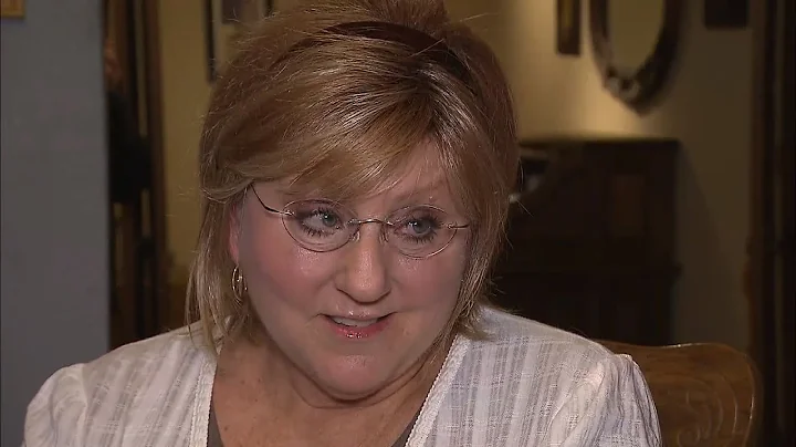 Little Boy Meets Woman Who Wrote Decades-Old Messa...