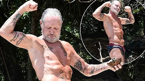 Paul Gascoigne, 53, strikes an athletic pose as he flaunts muscles