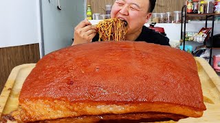 20 pounds of pork belly, Aqiang makes "Sauce Pork and Braised Noodles"