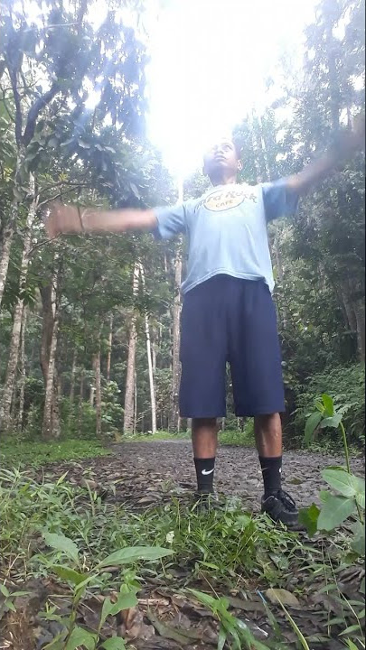 ber teriak di puncak gunung