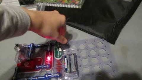 Snap Circuits Jr. | Project 76: Motor-Controlled Time Delay LED