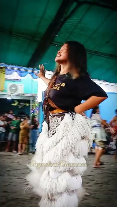 Pembarong cantik ndadi#storywa30detik #kesenian #viral#jaranan  #barongan#hiburan #cewekcantik