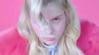 Aleyna Ti̇lki̇ & Emrah Karaduman Özel Kli̇p 18 Yaşimda