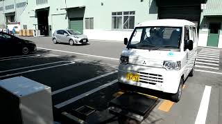 ワイヤレス充電機能搭載のEV