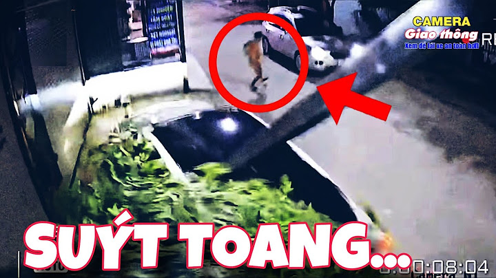 [ATGT] Người đàn ông "tốc biến" thoát nạn trước mũi xe của em gái