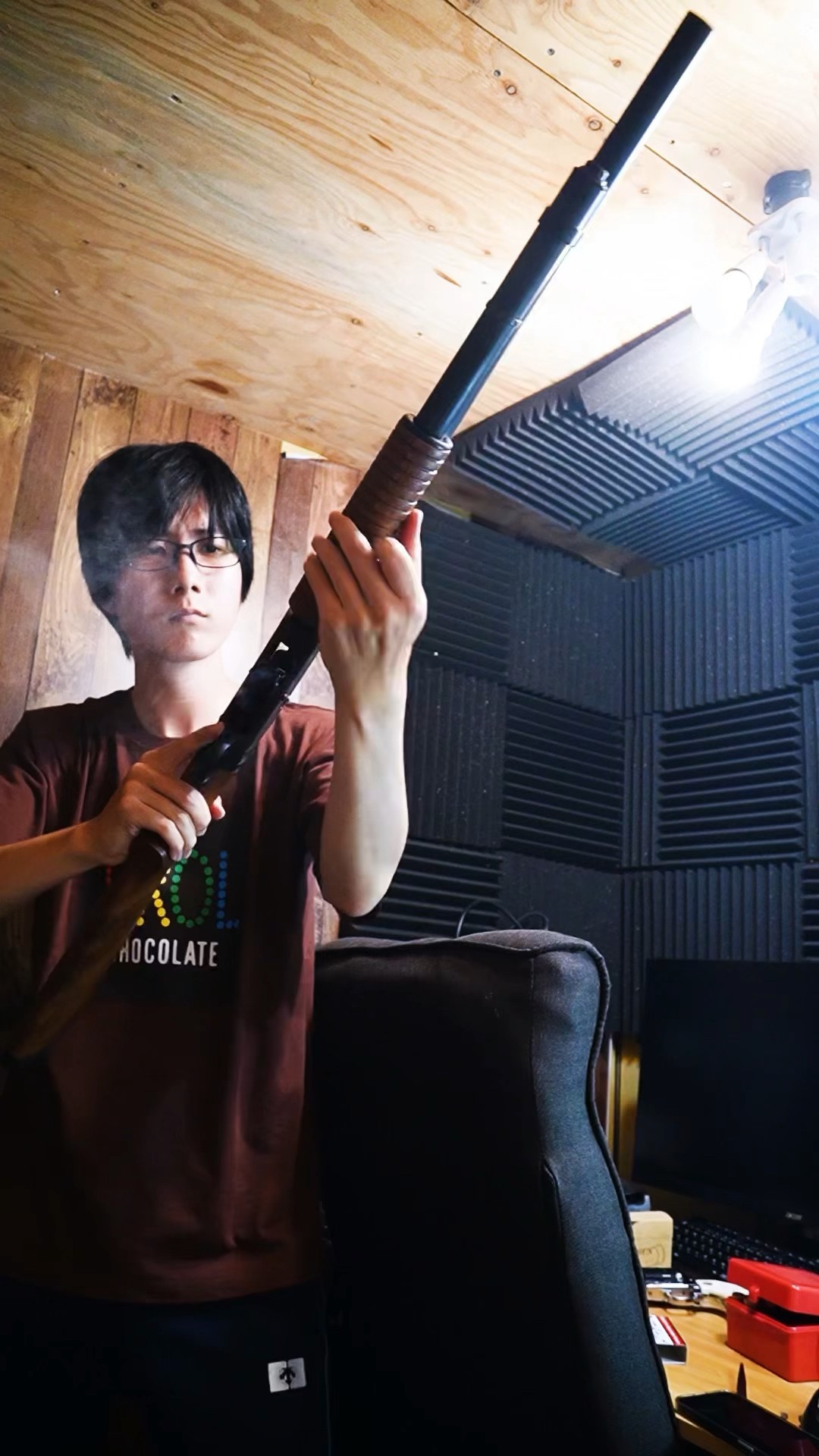 部屋の中でショットガンを撃つ！#モデルガン #shorts - YouTube