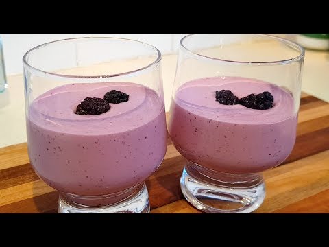 keto-blackberry-cheesecake-smoothie-with-almond-milk