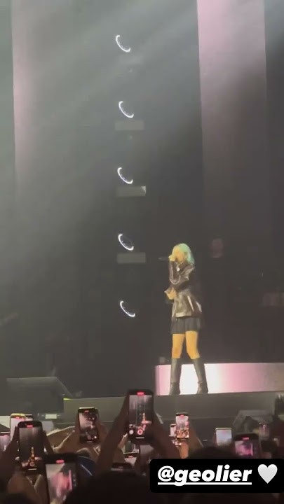 Geolier e Rose Villain, duettano in “Fantasmi” sul palco di Assago