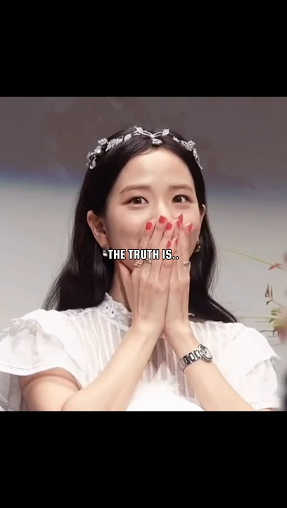 look how happy she is when she at dior😭🎀#jisoo #dior #reality #event #happy #career #gift #princess