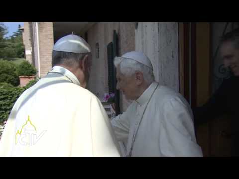 Incontro Papa Francesco con Benedetto XVI 30-06-2015