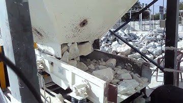 HOPPER, FEEDER, AND JAW CRUSHER