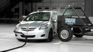 2007 Toyota Yaris side IIHS crash test