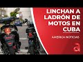 El momento en que varios vecinos linchan a supuesto ladrón de Motos eléctricas  en un barrio de Cuba