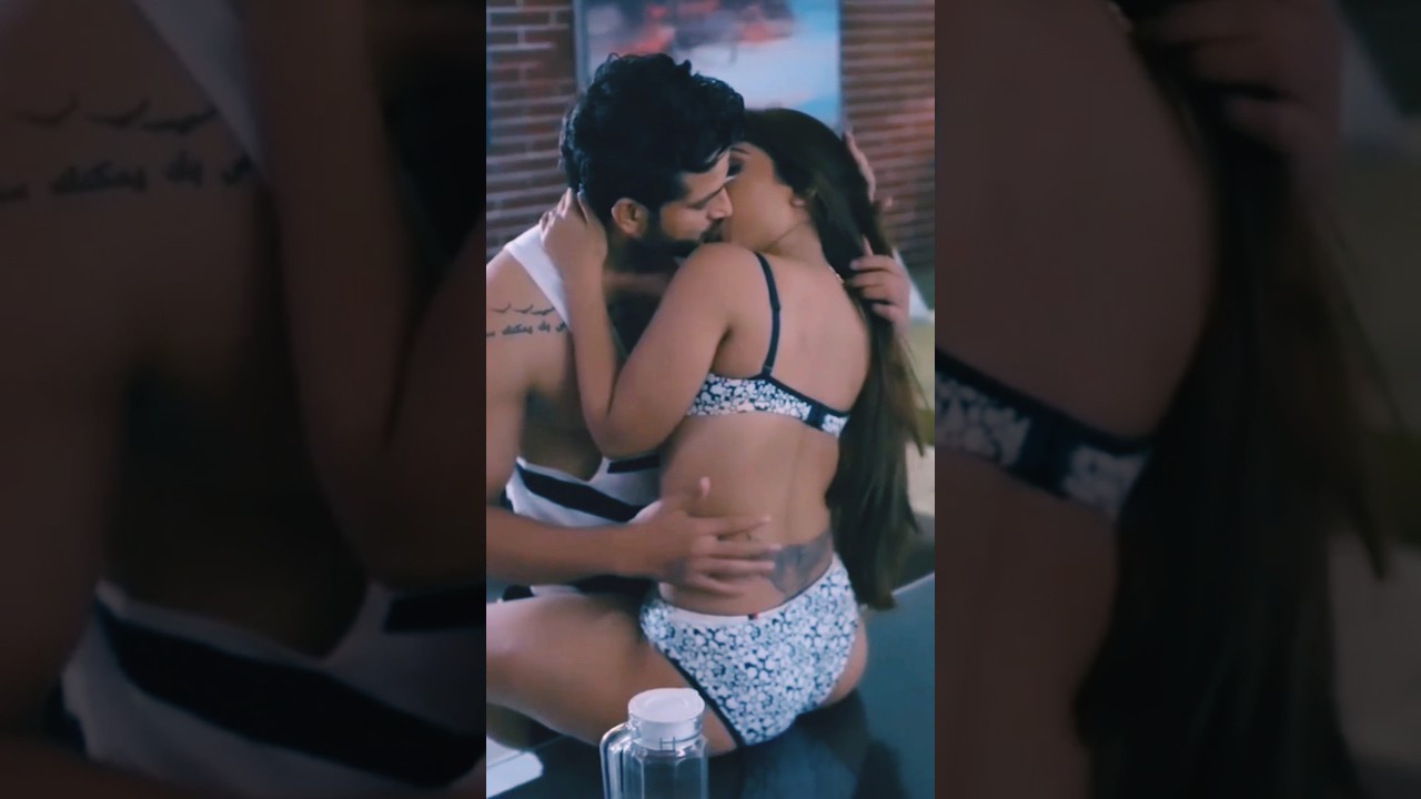 Nasha chadha jo sharif ka status [ kissing ] 💋👄🥵 #trending #kiss #kissing_status #shorts #viralkiss