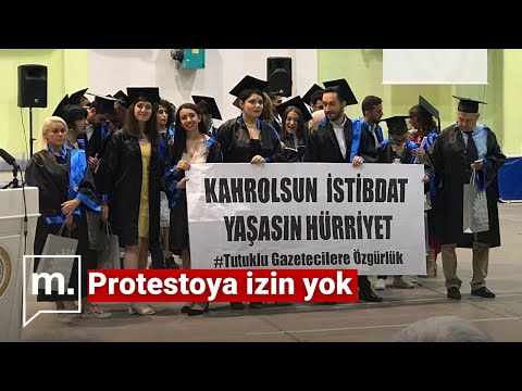 Öğrenciler gazetecilerin tutuklanmasını protesto etti, rektör salondan ayrıldı