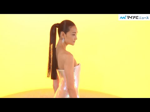 【もはや芸術】冨永愛、どの角度から見てもありえない美しさ　胸元大胆なタイトドレスで登場『ヴーヴ・クリコ　ソレール カルチャー ～太陽のように輝く250年の軌跡～』フォトコール