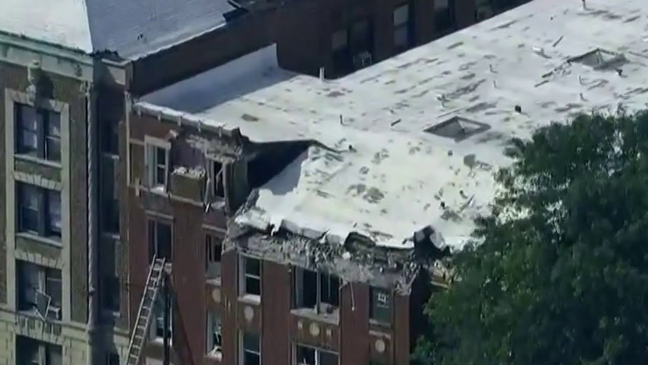 Officials: 6 injured in Chicago apartment building explosion