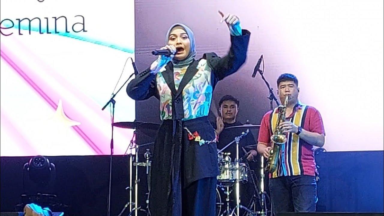 02. SALMA SALSABIL - Love Me Like You Do, Just The Way You Are, Menghargai Kata Rindu, @ Eureka Fest