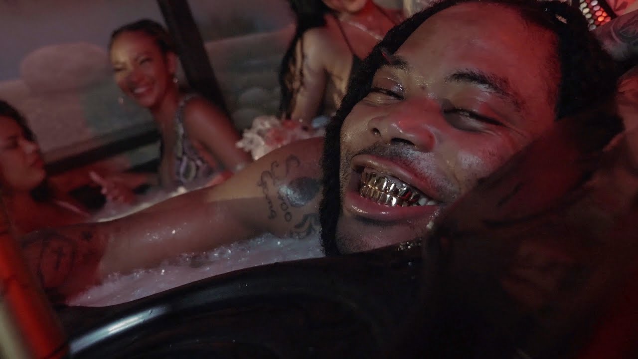 Guarda LEVELSANTANA - JUMPING su YouTube Guarda LEVELSANTANA - JUMPING su YouTube