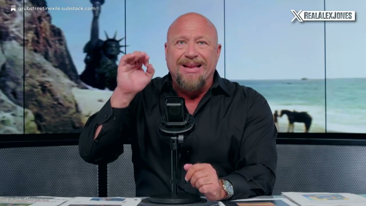 THE SAVAGE HISTORY OF Y DDRAIG YN STAMPIO