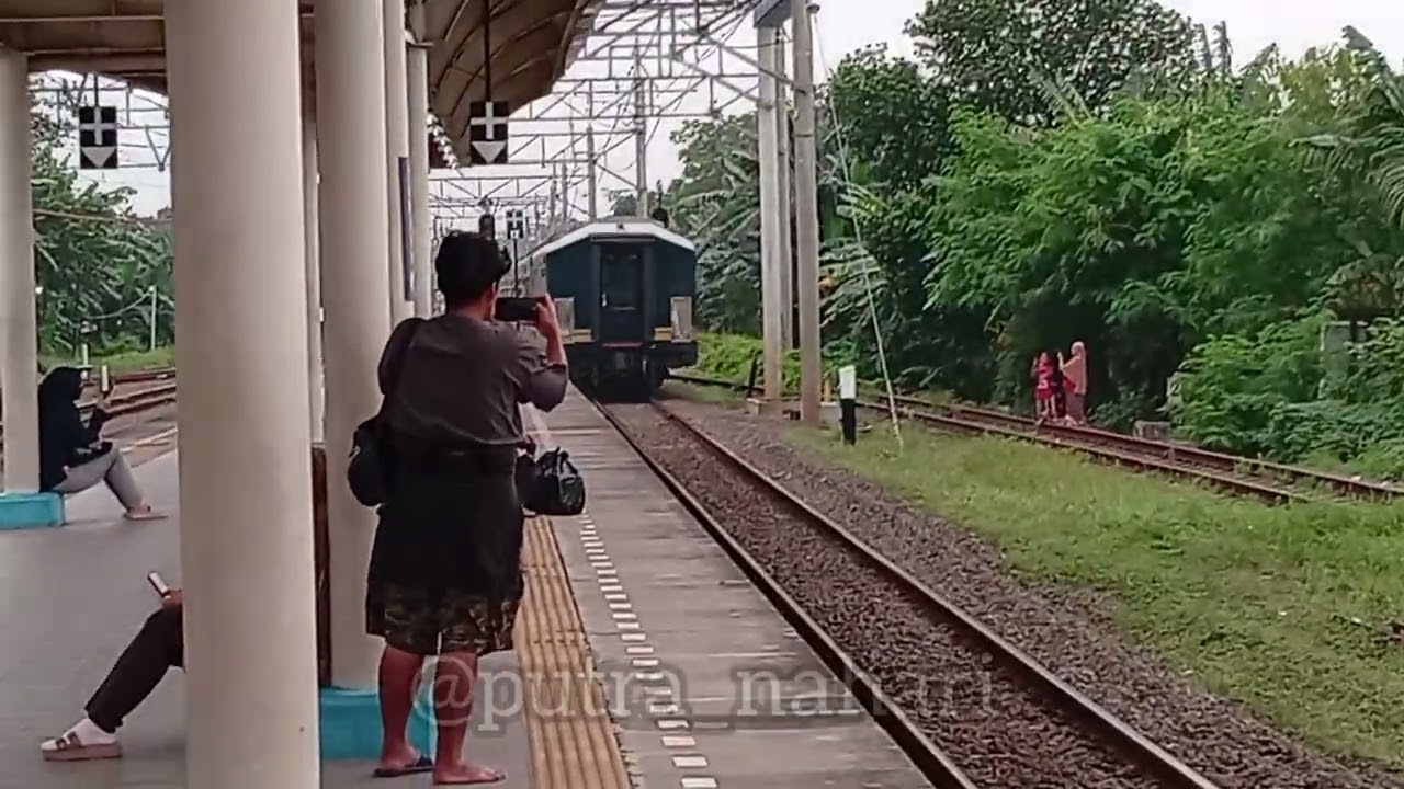HUNTING KA DI STASIUN TAMBUN PADA SORE HARI SEHARI SEBELUM BULAN RAMADHAN