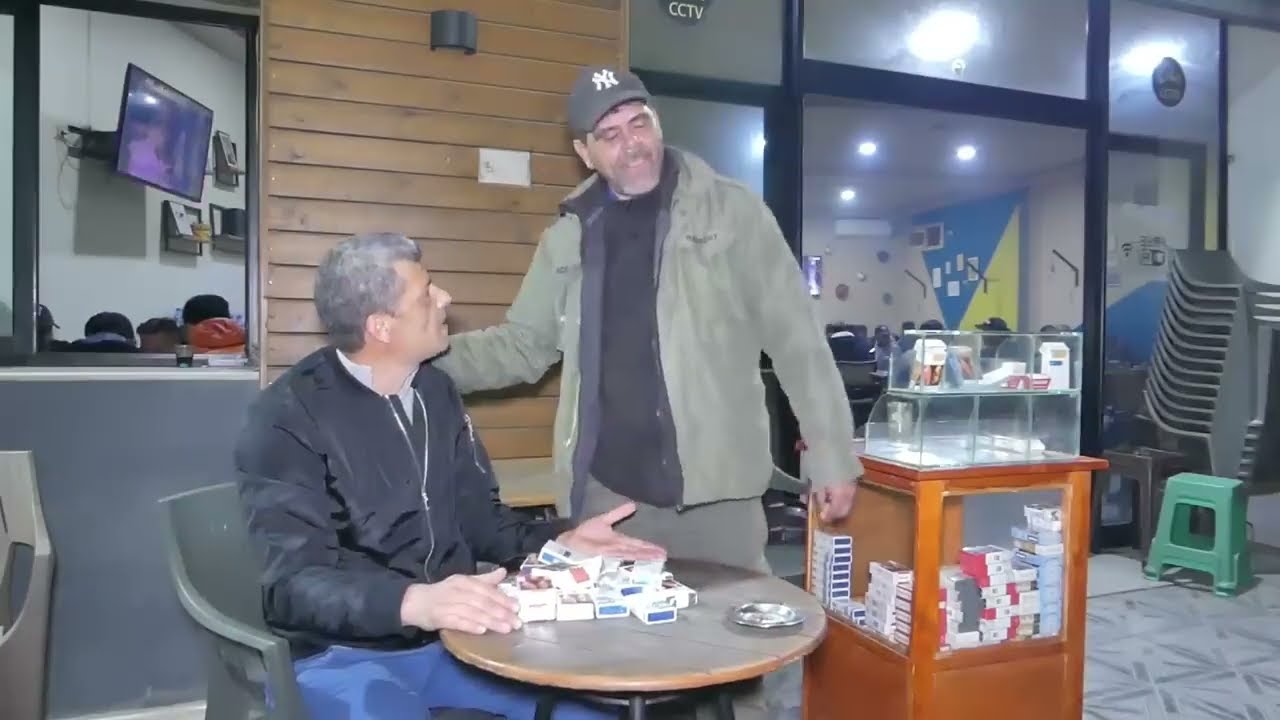 كاميرا خفية شبعة ضحك ، انت تبيع في للدخان في القهوة وثمة أشكون يحب يبيع ويطيح عليك السوم