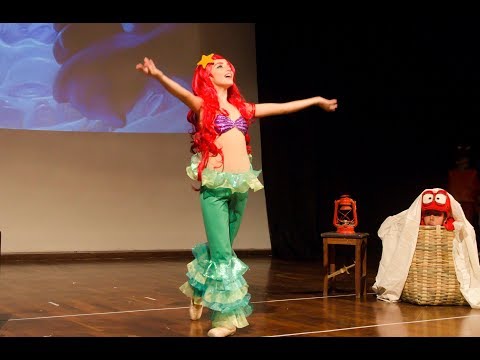 Menina canta, dança na ponta e interpreta Ariel: \