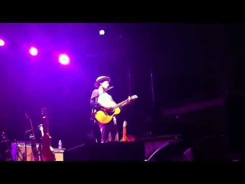 Ben Harper - Walk Away at Summersonic at Citadel Hill Halifax, Sept. 8, 2012