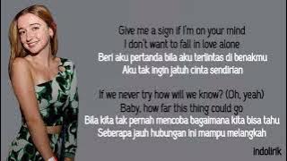 Stacey Ryan - Fall in Love Alone | Lirik Lagu Terjemahan