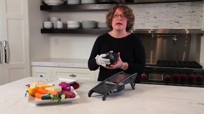 Review of the Cuisinart Mandoline Slicer, Is it Sturdy and Work Well 