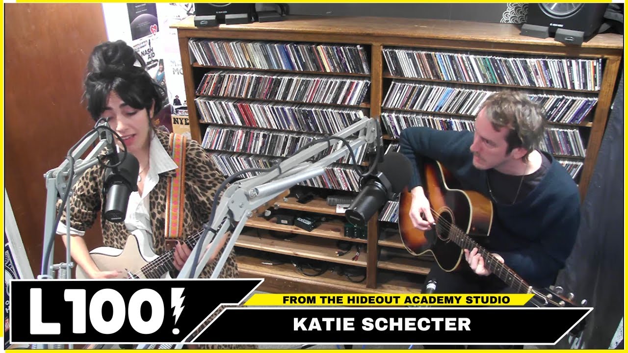 Кэти Шектер исполняет «Pay it No Mind» и «Like a Crown» — вживую в студии The Hideout Academy