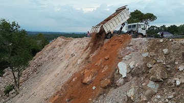 Hieght Mountain Landfill! Becarfully 15Ton Dump Trucks Unloding Stone & Dozer D41P Pushing