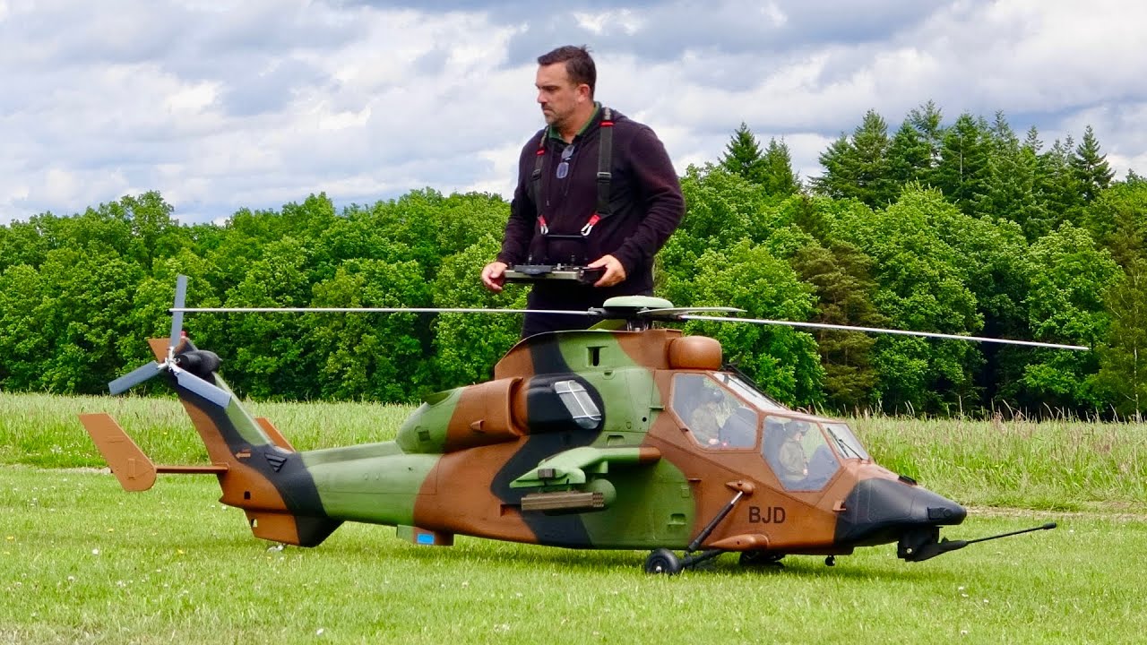 shooting Guns with a Giant RC Eurocpter Tiger from Helifactory at Helidays Belgium 